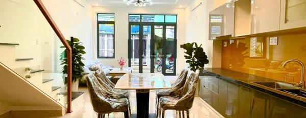 Nhà gồm 3 phòng ngủ bán nhà ở diện tích rộng 62m2 bán ngay với giá vô cùng rẻ 2.39 tỷ vị trí đặt ở Trương Định, Quảng Ngãi-03