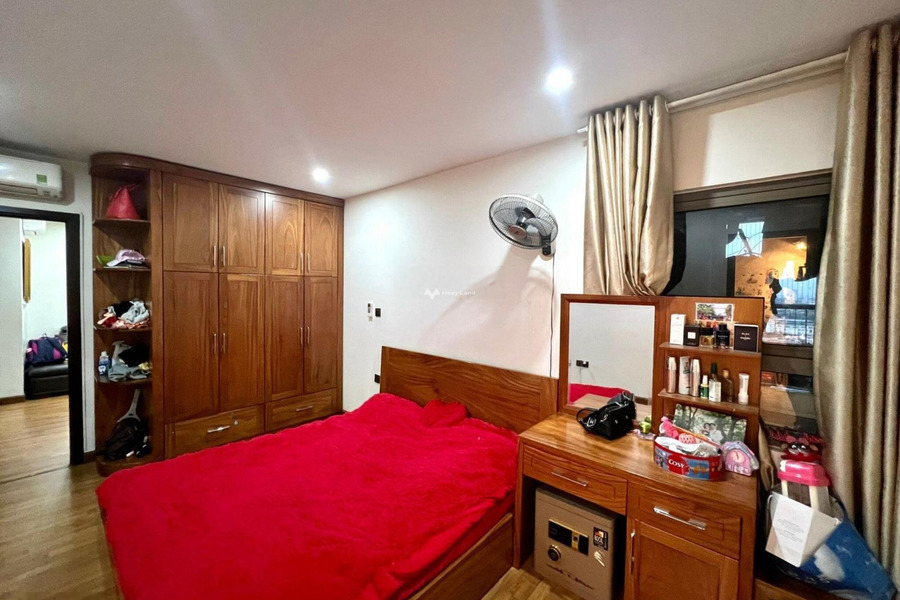 Căn hộ 2 phòng ngủ, bán căn hộ hướng Đông - Nam vị trí thuận lợi gần Yên Hòa, Cầu Giấy, trong căn này thì gồm 2 phòng ngủ, 2 WC khu vực dân cư-01