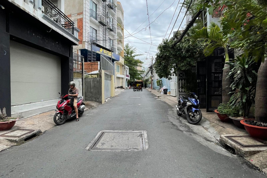 Nhà cần bán quận Phú Nhuận DT rộng 63m2(MT 5,2m) khu ít nhà bán - hẻm xe hơi - chỉ hơn 10tỷ -01