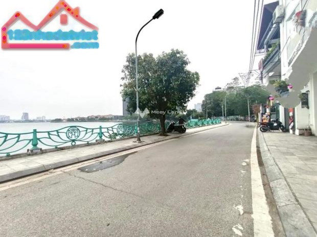 Vị trí mặt tiền ở Quảng An, Tây Hồ bán đất giá chỉ 300 tỷ diện tích chung 342m2, đường chính ngang 30 m