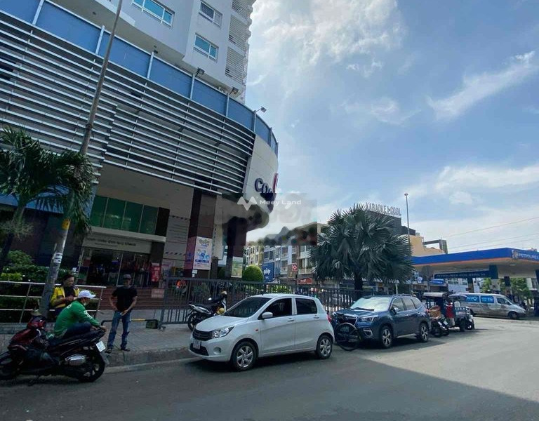 Diện tích khoảng 140m2 bán nhà vị trí cực kì thuận lợi ngay tại Phan Xích Long, Hồ Chí Minh trong nhà tổng quan bao gồm 8 PN 6 WC vị trí siêu đẹp-01