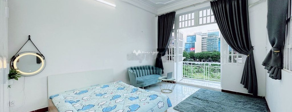 Tổng quan trong căn hộ gồm 1 PN, cho thuê căn hộ nằm ở Hậu Giang, Tân Bình, 1 WC thuận tiện di chuyển-02