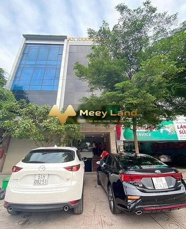 Cho thuê nhà 500m2 Quận 2, Hồ Chí Minh, giá 75 triệu/tháng