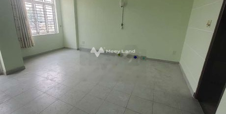 Hướng Đông, cho thuê nhà có diện tích rộng 100m2 ngay Chế Lan Viên, Tân Phú giá thuê siêu khủng 16.5 triệu/tháng, căn này bao gồm 3 PN, 2 WC-02