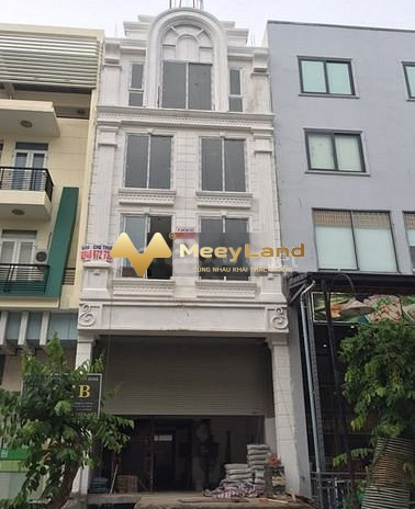 Cho thuê nhà ở có diện tích chung là 111m2, giá thuê siêu khủng chỉ 56 triệu/tháng vị trí thuận lợi tọa lạc gần Quận 7, Hồ Chí Minh