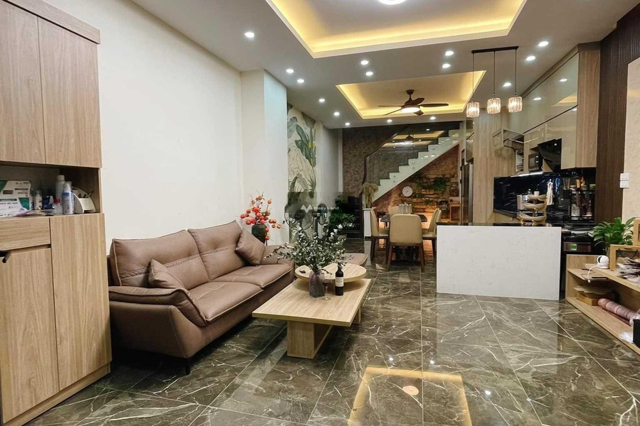 Ngôi nhà này gồm có 4 PN, bán nhà ở có diện tích chung là 35m2 bán ngay với giá thị trường 2.7 tỷ vị trí đẹp tọa lạc ở Trịnh Văn Bô, Xuân Phương-01