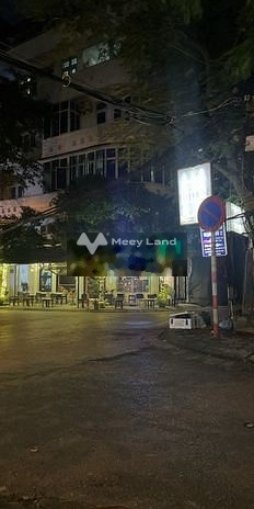 Cho thuê shophouse vị trí mặt tiền tọa lạc ngay ở Chùa Láng, Hà Nội có chỗ để xe