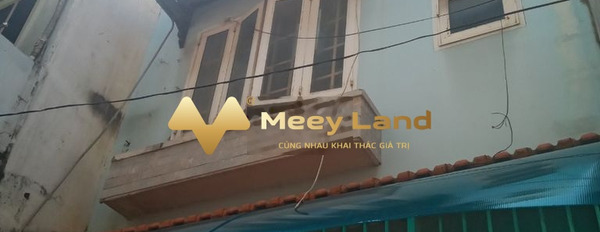 Cho thuê nhà diện tích thực là 24m2 ở Bình Long, Tân Phú giá thuê mua ngay 6.5 triệu/tháng, tổng quan bên trong ngôi nhà 3 phòng ngủ, 4 WC-03