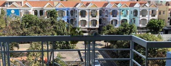 Ngay Tạ Quang Bửu, Phường 5 cho thuê nhà thuê ngay với giá đặc biệt từ 22 triệu/tháng, căn này bao gồm 5 phòng ngủ, 5 WC-03