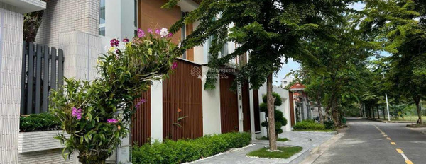 Cho thuê nhà có diện tích chính 400m2 vị trí thuận tiện Quận 2, Hồ Chí Minh, nhà có 5 phòng ngủ, 5 WC-02