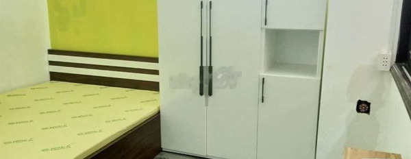Căn hộ 2PN có máy nước nóng, đủ nội thất bếp riêng rộng ở Bùi Đình Túy -03