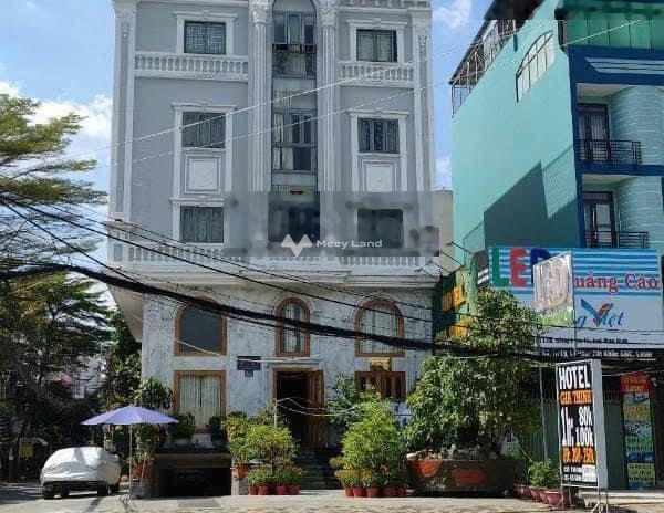Bán nhà có diện tích chung 250m2 tại Vành Đai Trong, Bình Trị Đông B bán ngay với giá cực rẻ chỉ 52 tỷ trong ngôi nhà này có 30 PN, 30 WC