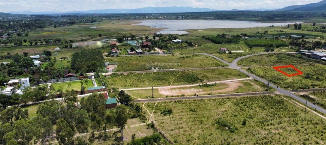 Giá 870 triệu bán đất diện tích thực như trên hình 430m2 mặt tiền tọa lạc ngay trên Biển Hồ, Pleiku