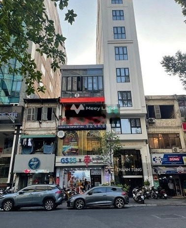 Định cư bán gấp nhà MT Nguyễn Huệ P Bến Nghé, Quận 1 - DT 4.5x36m - 3 