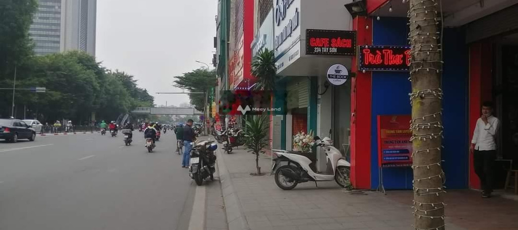Bán nhà bán ngay với giá cực rẻ từ 80 tỷ có diện tích chung là 419m2 mặt tiền nằm ở Phố Huế, Hà Nội