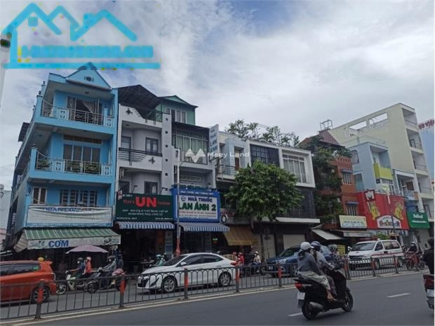Bán nhà vị trí tốt đặt nằm ngay Quận 7, Hồ Chí Minh bán ngay với giá siêu mềm từ 7.4 tỷ có diện tích chính 28m2 tổng quan nhà này có tổng 3 PN-01