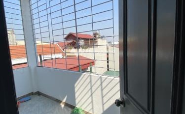 Tổng 8 phòng ngủ cho thuê nhà ở diện tích rộng rãi 60m2 thuê ngay với giá phải chăng từ 17 triệu/tháng vị trí mặt tiền tọa lạc trên Hoa Lâm, Hà Nội-02