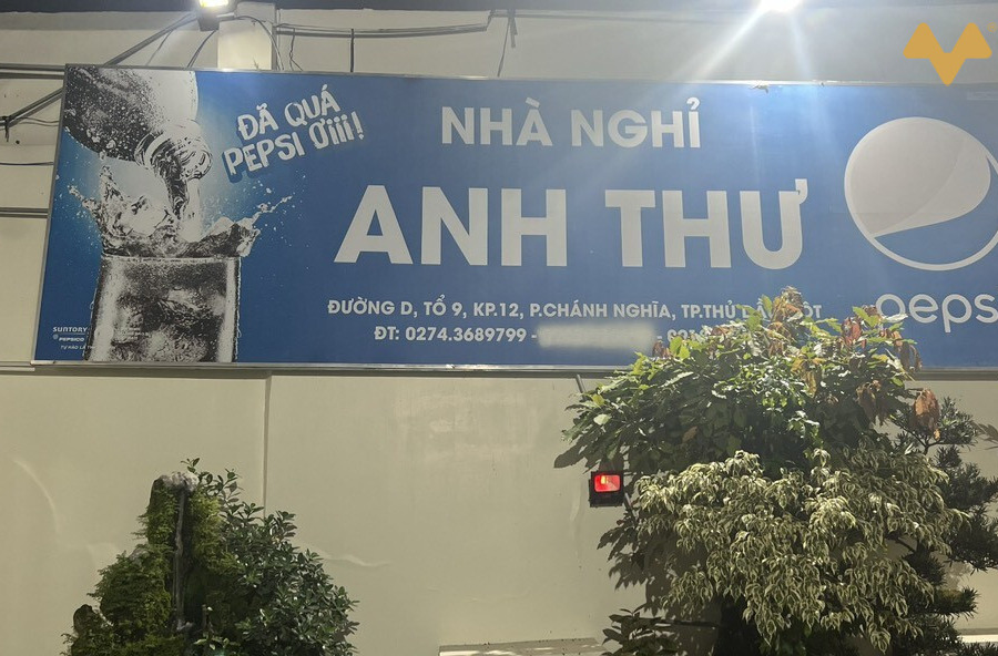 Nhà vị trí đẹp xây dựng kiên cố mặt tiền đường nhựa rộng ô tô tránh nhau, khu dân cư sầm uất, an ninh tốt-01