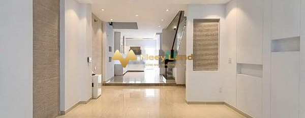 Nhà lo việc lớn bán nhà có diện tích chung 120m2 giá bán tốt từ 15 tỷ vị trí nằm ở Phường Tân Thuận Tây, Quận 7 tổng quan trong ngôi nhà có 6 phòng ng...-03