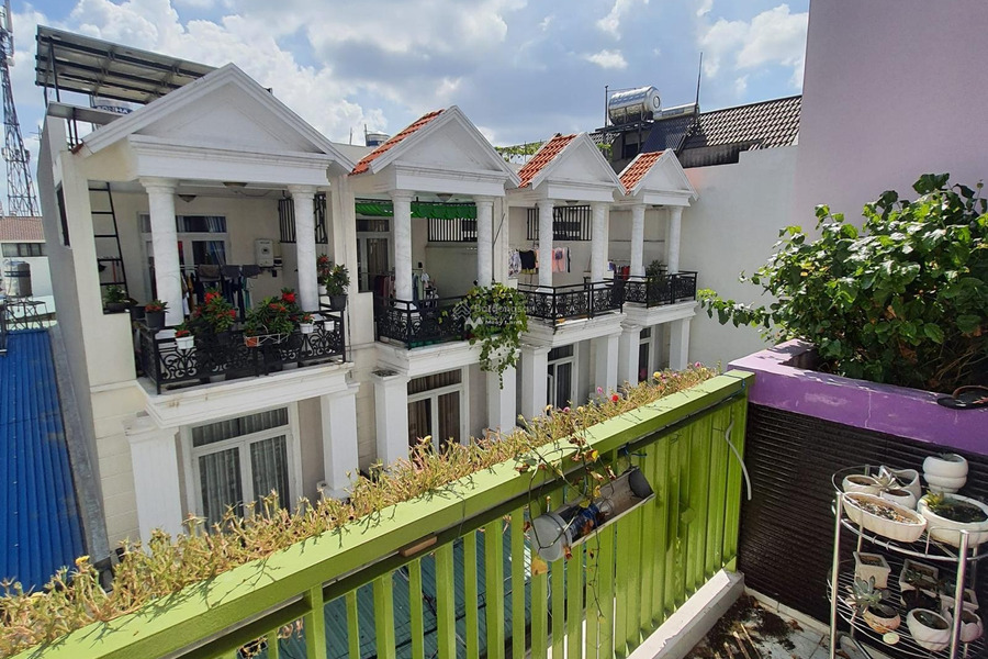 Tọa lạc gần Hiệp Bình Phước, Hồ Chí Minh bán nhà bán ngay với giá cực sốc chỉ 5.4 tỷ căn nhà bao gồm 4 phòng ngủ 6 WC-01