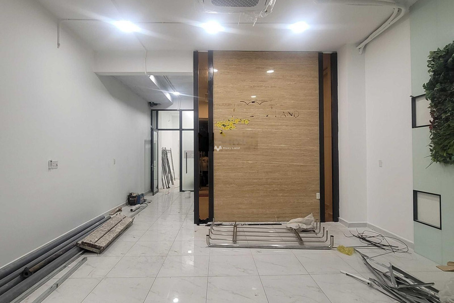 Diện tích chuẩn 114m2, cho thuê nhà ở vị trí thuận lợi tọa lạc ngay Quận 2, Hồ Chí Minh, nhà có tổng 6 PN, 4 WC tiện ích đầy đủ-01