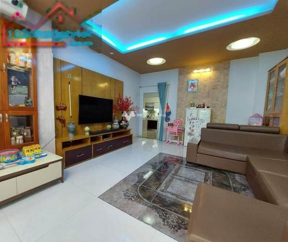 Nhà gồm 4 phòng ngủ bán nhà bán ngay với giá siêu rẻ từ 13.6 tỷ có diện tích chung 72m2 mặt tiền nằm tại Lê Hồng Phong, Hồ Chí Minh-01