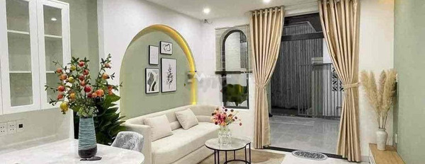 Có một diện tích là 50m2, cho thuê nhà ở mặt tiền tọa lạc ngay Lý Tự Trọng, Đà Nẵng, ngôi nhà bao gồm 3 PN, 2 WC bãi đậu xe rộng-02