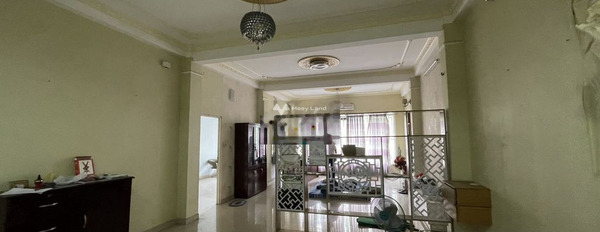 Vị trí đặt ở trong Trương Công Định, Hồ Chí Minh cho thuê nhà giá thuê quy định 40 triệu/tháng, trong căn nhà này gồm 5 phòng ngủ, 5 WC-03
