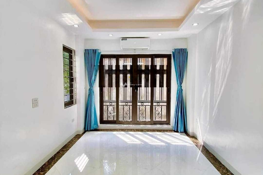 Vị trí thuận lợi tọa lạc tại Hai Bà Trưng, Hà Nội bán nhà bán ngay với giá cơ bản từ 8.8 tỷ trong nhà tổng quan có tổng 4 phòng ngủ 5 WC-01