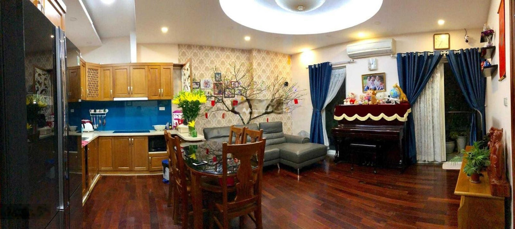 Bán căn hộ diện tích rộng rãi 90m2 vị trí tại Trần Bình, Hà Nội
