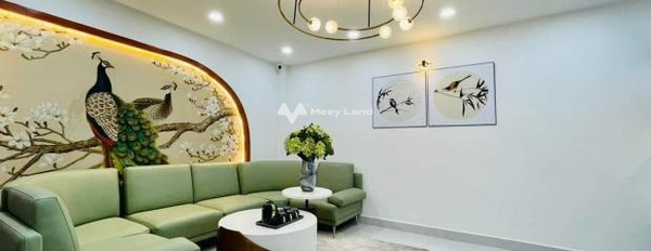 Bán nhà vị trí đặt ngay trung tâm Phường 12, Tân Bình bán ngay với giá phải chăng từ 10.5 tỷ có diện tích chung 73m2 trong nhà này gồm có 3 phòng ngủ-02
