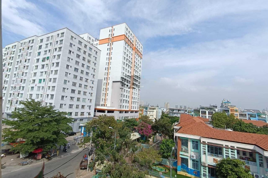 Bán nhà có diện tích chính 114m2 tọa lạc tại Đường 1, Hồ Chí Minh giá bán 18.9 tỷ tổng quan có tất cả 5 PN, 6 WC-01