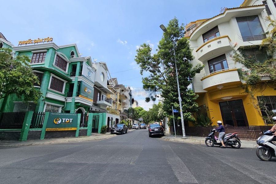 Căn nhà có 8 phòng ngủ, cho thuê nhà ở với diện tích rộng 128m2 giá thuê cực sốc 120 triệu/tháng vị trí đặt ở trong Phường 2, Phú Nhuận-01