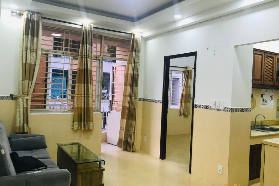 Cho thuê căn hộ cao cấp Phú Thọ, Quận 11, diện tích 62m2, 2 phòng ngủ, nội thất mới sơn đẹp-01