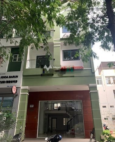 Với diện tích 700m2, cho thuê nhà ở vị trí đặt gần Tân Phong, Hồ Chí Minh, căn nhà gồm có 6 PN, 28 WC lh ngay kẻo lỡ