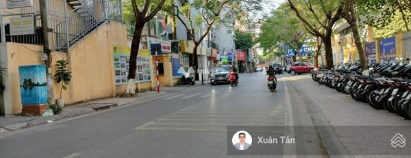 Nằm ở Long Biên, Hà Nội, bán nhà, bán ngay với giá thực tế 28.8 tỷ có diện tích gồm 125m2, nhà này gồm có 4 PN liên hệ trực tiếp để được tư vấn-03