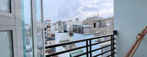 Căn hộ 1 phòng ngủ, cho thuê căn hộ vị trí đặt vị trí nằm ở Nguyễn Ngọc Lộc, Quận 10, tổng quan căn hộ này thì gồm 1 PN, 1 WC liên hệ chính chủ-03