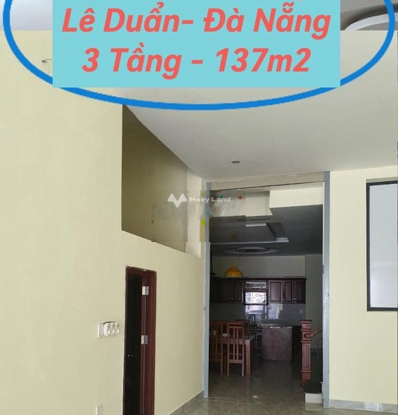 Bán nhà có diện tích rộng 135m2 vị trí thuận lợi tọa lạc ngay trên Thanh Khê, Đà Nẵng giá bán cực êm chỉ 37.44 tỷ căn nhà có tất cả 5 phòng ngủ, 6 WC-01