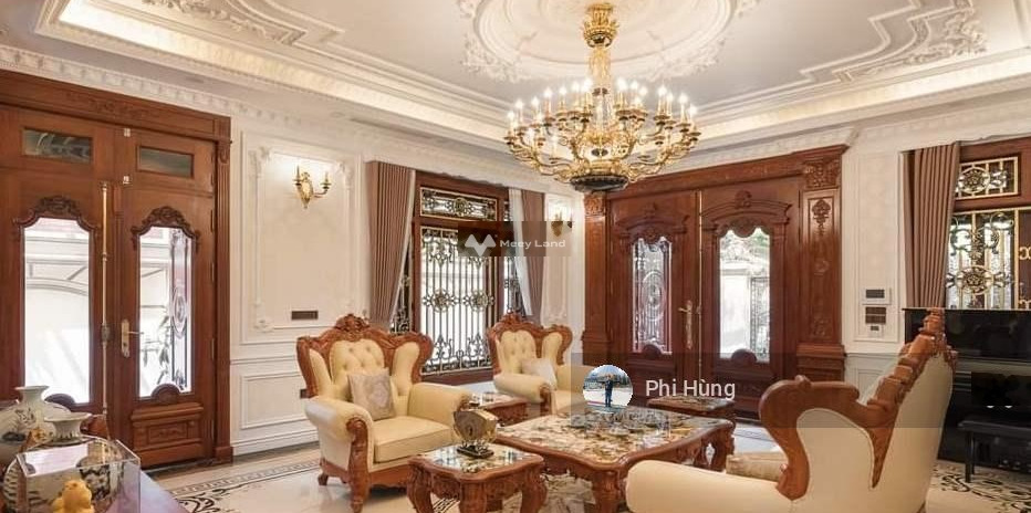 Bán ngay với giá hữu nghị từ 76.8 tỷ bán nhà diện tích 80m2 vị trí đẹp nằm tại Quảng An, Hà Nội nhà nhìn chung gồm 5 phòng ngủ 5 WC tin chính chủ