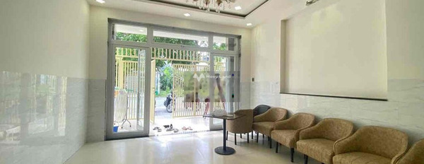Cho thuê nhà vị trí mặt tiền tại Đoàn Khuê, Đà Nẵng, giá thuê cơ bản từ 12 triệu/tháng diện tích 100m2, căn này bao gồm 4 phòng ngủ-02