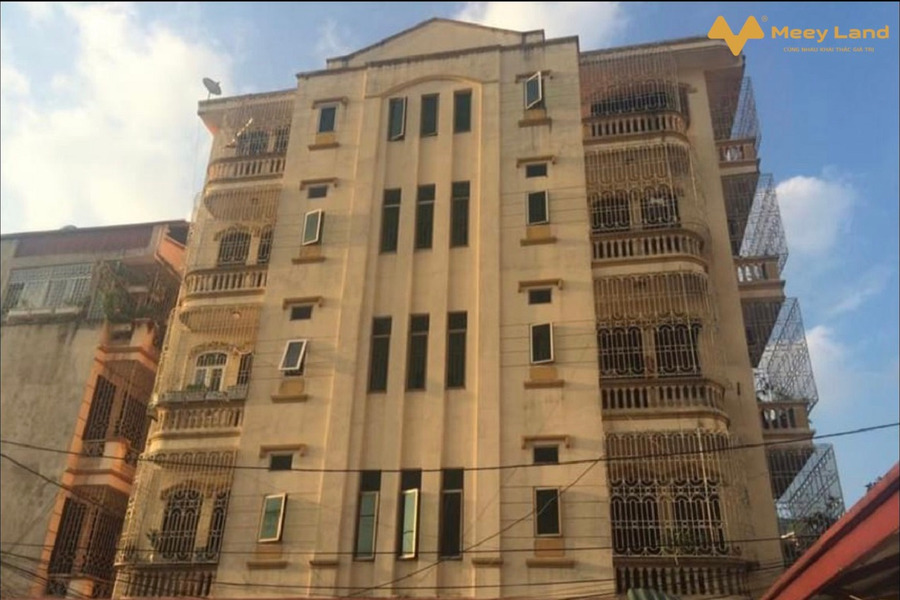 Cho thuê nhà lô góc ở Hoàng Quốc Việt 120m2, 5 tầng, oto đỗ cửa, làm văn phòng, spa-01