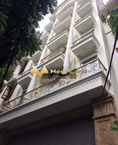 Đi nước ngoài cho thuê căn hộ condotel có dt gồm 140 m2 vào ở ngay giá mua liền 160 triệu/tháng vị trí ngay tại Phường Yên Hòa, Quận Cầu Giấy, trong c...