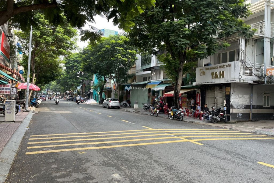 Diện tích 1599m2 bán nhà ở vị trí ở Quận 1, Hồ Chí Minh hướng Tây Nam căn này gồm 3 PN 2 WC liên hệ ngay để được tư vấn-01