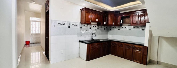 Với diện tích là 100m2, cho thuê nhà ở vị trí ngay ở Ông Ích Khiêm, Đà Nẵng, nhìn chung bao gồm 3 PN, 2 WC khu vực đông đúc-02