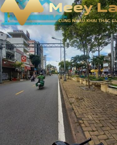 Cho thuê nhà diện tích như sau 320m2 vị trí đặt ngay trung tâm Quận 1, Hồ Chí Minh vào ở luôn giá cực sốc 290 triệu/tháng