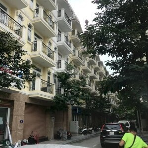 Cần cho thuê nhà ở vị trí mặt tiền tọa lạc tại Đường Nguyễn Huy Tưởng, Hà Nội, vào ở ngay giá quy định chỉ 32 triệu/tháng diện tích khoảng là 85 m2, t...