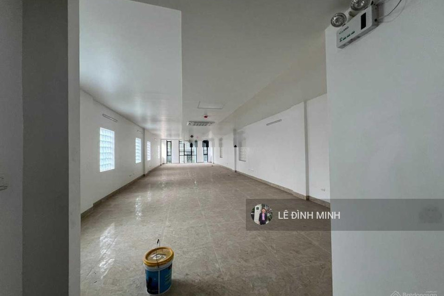 Cho thuê toà nhà văn phòng hạng sang tại phố Kim Đồng. Diện tích SD 1300m2, 08 tầng. Full điều hòa -01