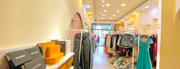 Sang gấp shop thời trang trung tâm mua sắm sầm uất đường Cách Mạng Tháng 8, Tân Bình-02