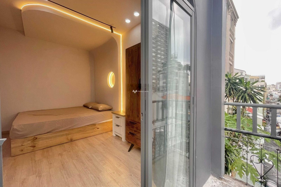 Cho thuê phòng trọ vị trí đẹp nằm ở Nguyễn Sơn Hà, Quận 3, căn này gồm có 1 phòng ngủ, 1 WC sổ hồng chính chủ-01