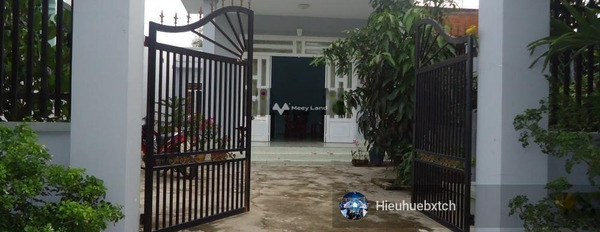 Căn này gồm 1 PN, bán nhà ở diện tích khoảng 240m2 mặt tiền nằm ngay Nguyễn Thị Rành, Củ Chi-02